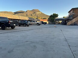 Rustic Inn Motel