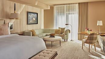 Goldener Hirsch, Auberge Collection