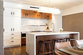 Goldener Hirsch, Auberge Collection