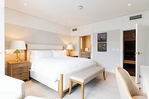 Goldener Hirsch, Auberge Collection