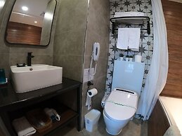 Watermark Hotel Kaohsiung Station