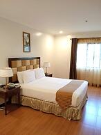 Crown Royale Hotel