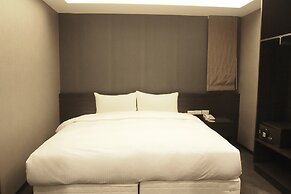 Fairytale YiSu Hot Spring Hotel