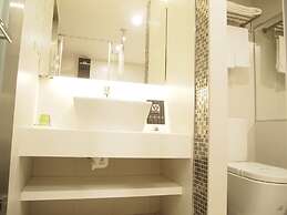 Fairytale YiSu Hot Spring Hotel
