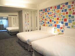 Fairytale YiSu Hot Spring Hotel