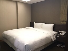 Fairytale YiSu Hot Spring Hotel