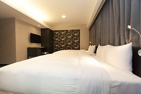 Fairytale YiSu Hot Spring Hotel