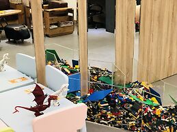 Fairytale YiSu Hot Spring Hotel