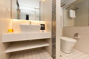 Fairytale YiSu Hot Spring Hotel