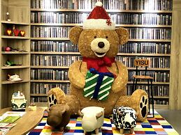 Fairytale YiSu Hot Spring Hotel