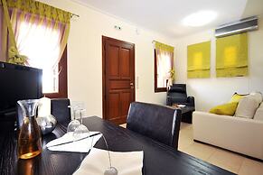 Aithra Apartments & Suites