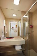 Moxy Frankfurt Airport