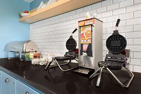 Country Inn & Suites by Radisson, Indianola, IA
