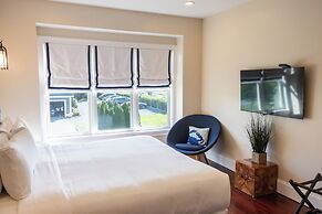 The East Island Reserve Hotel