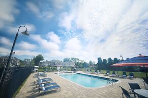 The East Island Reserve Hotel