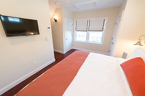 The East Island Reserve Hotel