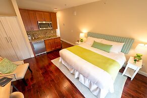 The East Island Reserve Hotel