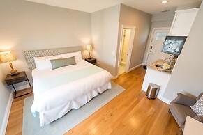 The East Island Reserve Hotel