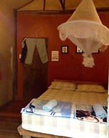 Baan Lansa Bed & Bar - Hostel