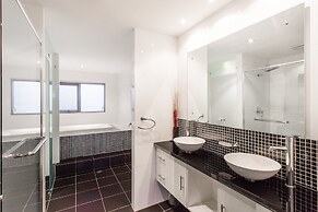 Spinnakers by Rockingham Apartments