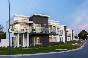 Reflections by Rockingham Apartments