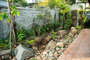 Le Chanthou Boutique