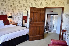 At the Farmhouse Hunters Hall