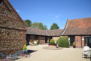 At the Farmhouse Hunters Hall
