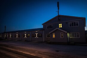 Bakki Hostel and Apartments