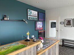 Bakki Hostel and Apartments