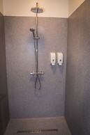 Bakki Hostel and Apartments