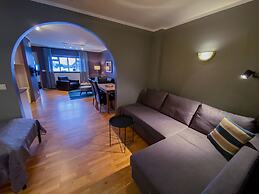 Bakki Hostel and Apartments