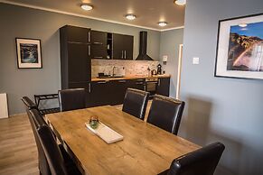 Bakki Hostel and Apartments