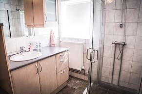 Bakki Hostel and Apartments