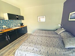 Bakki Hostel and Apartments