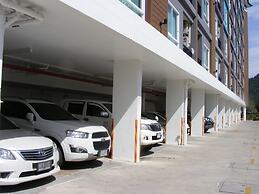 The Scene Condo By The Rich