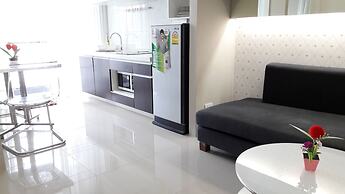 The Scene Condo By The Rich