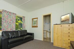 Rainbow Pines Tourist Caravan Park