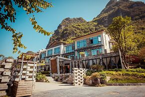 Moonlit Sky Resort
