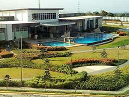 Blowing in the Wind - Lake View Apartments