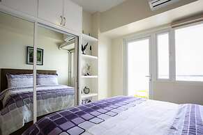 Blowing in the Wind - Lake View Apartments