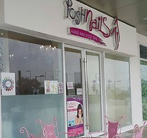 Blowing in the Wind - Lake View Apartments