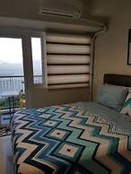 Blowing in the Wind - Lake View Apartments