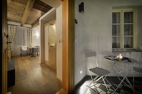 Hotel At the White Lily