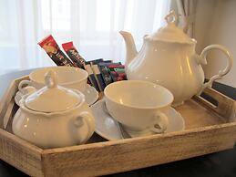 Hotel At the White Lily