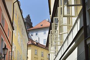 Hotel At the White Lily