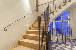 Hotel At the White Lily