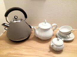 Hotel At the White Lily