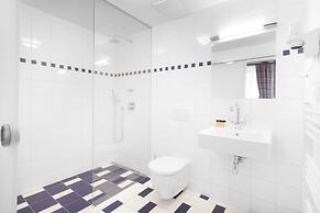 Hotel At the White Lily