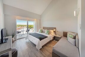 Gava Waterman Milna Resort